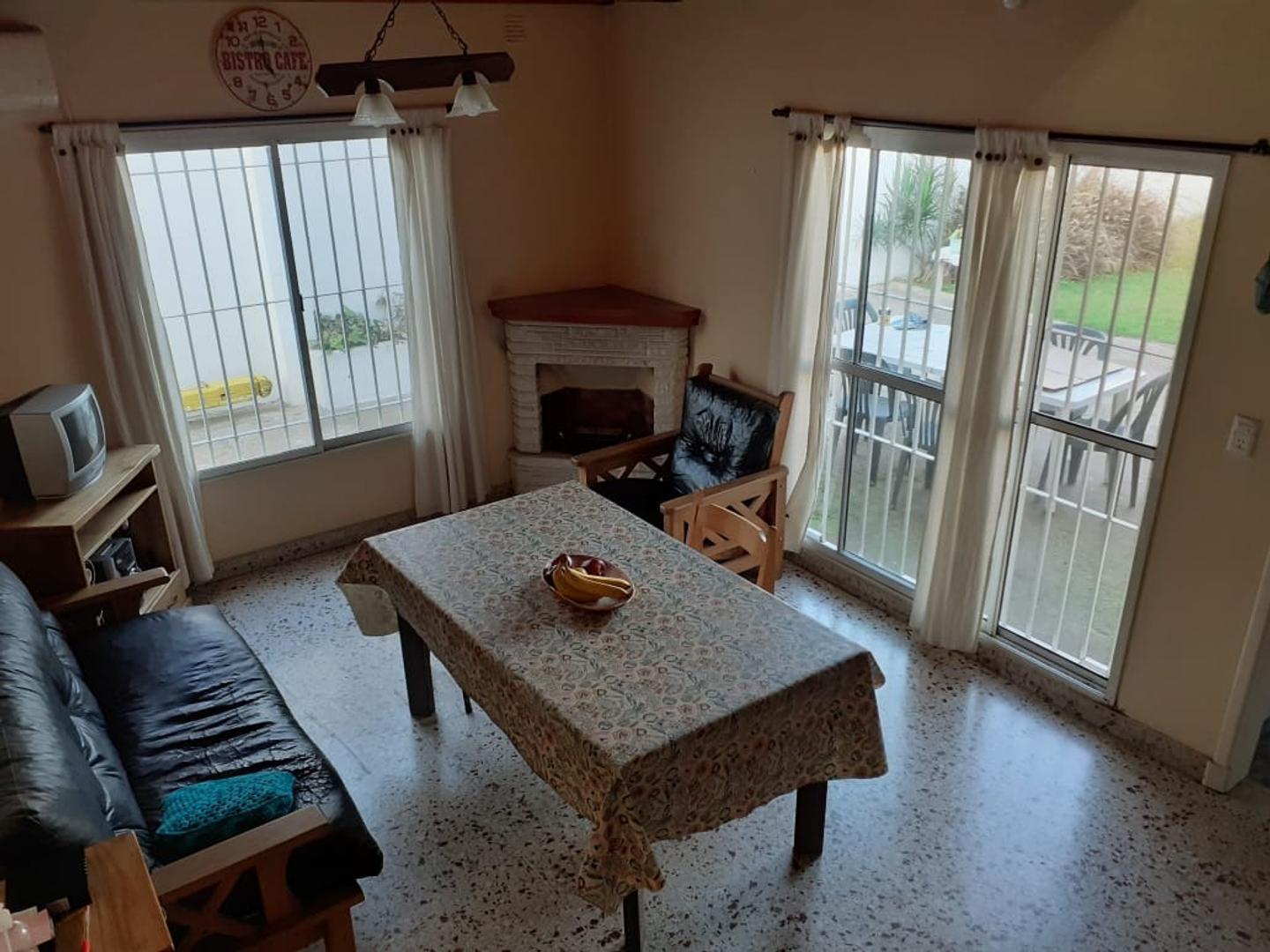 Casa en Venta con 3 cocheras