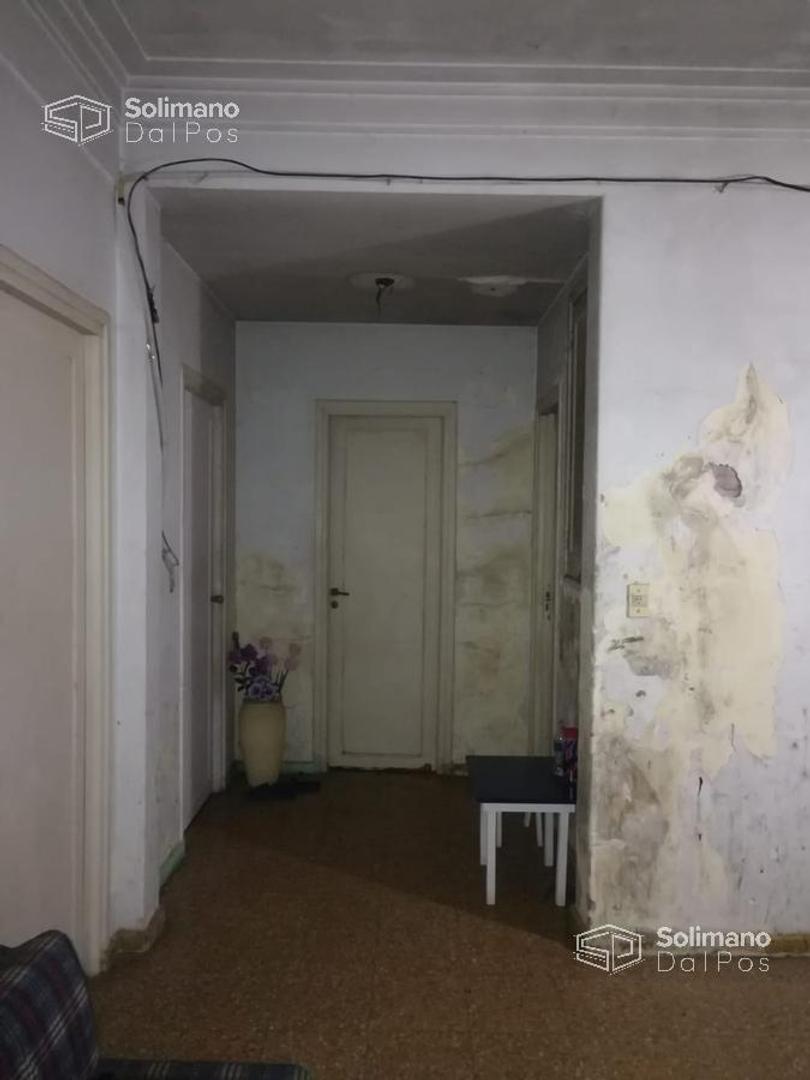 Local - Libertador al Río