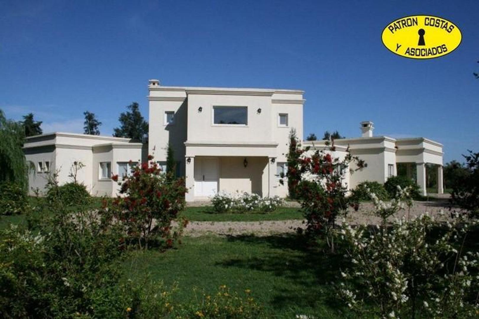 1586ML-VENTA CASA  LA COLINA GOLF&POLO LUJAN