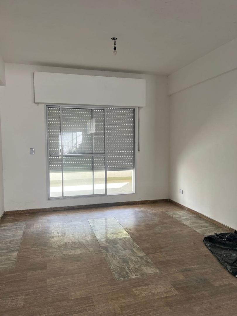 Depto Tipo Casa 4 ambientes con 2 baños