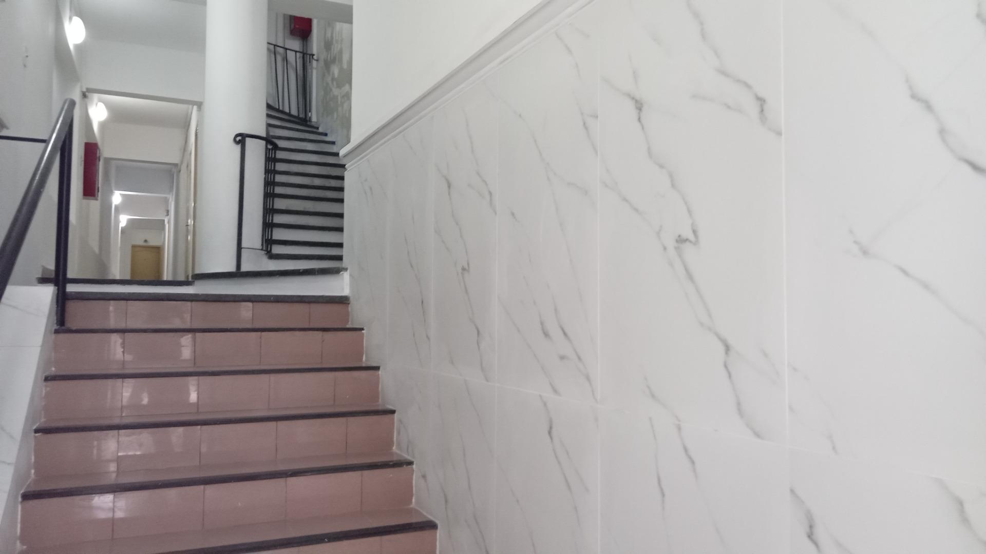 Hipolito Yrigoyen 7400 , Piso 2