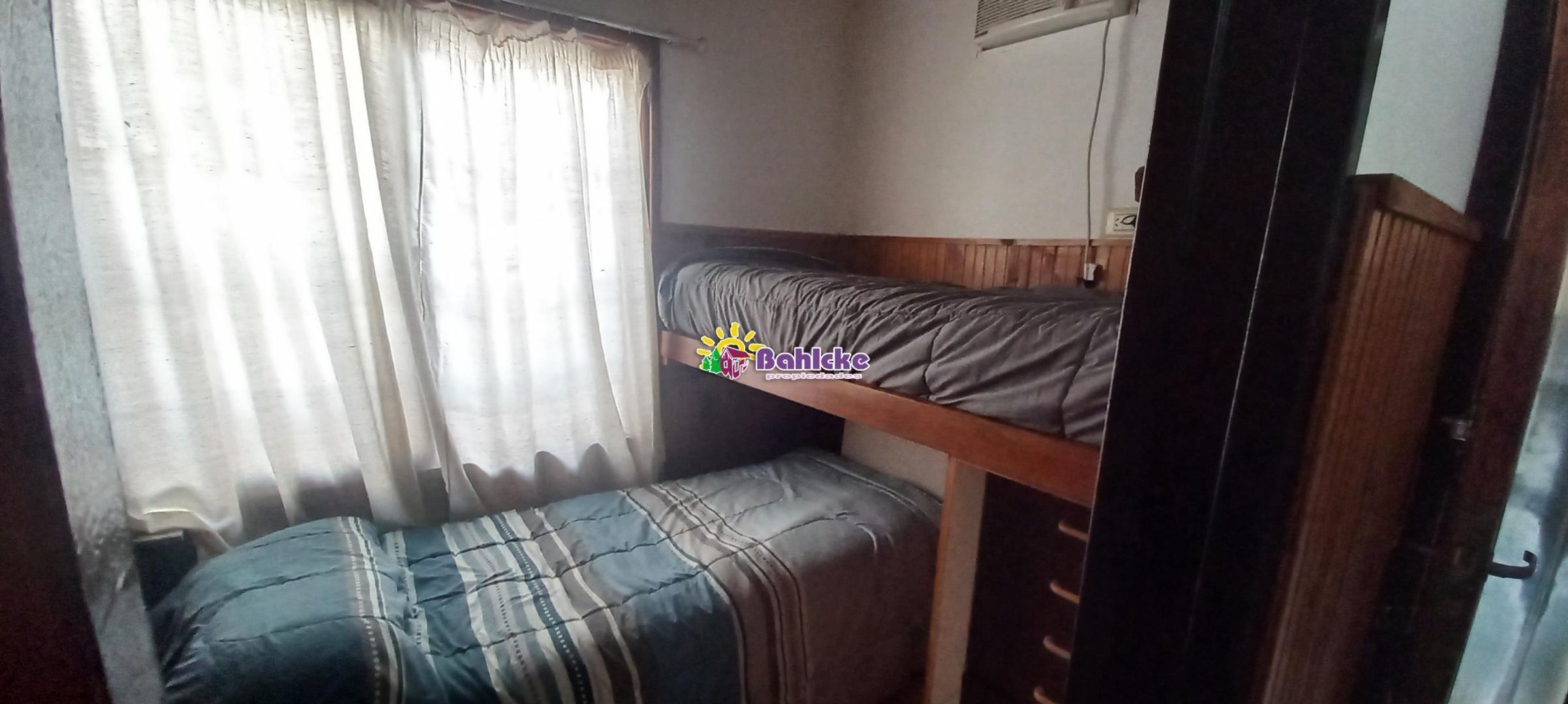 Venta de Amplio Chalet 3 amb. + departamento 1 amb. Gesell