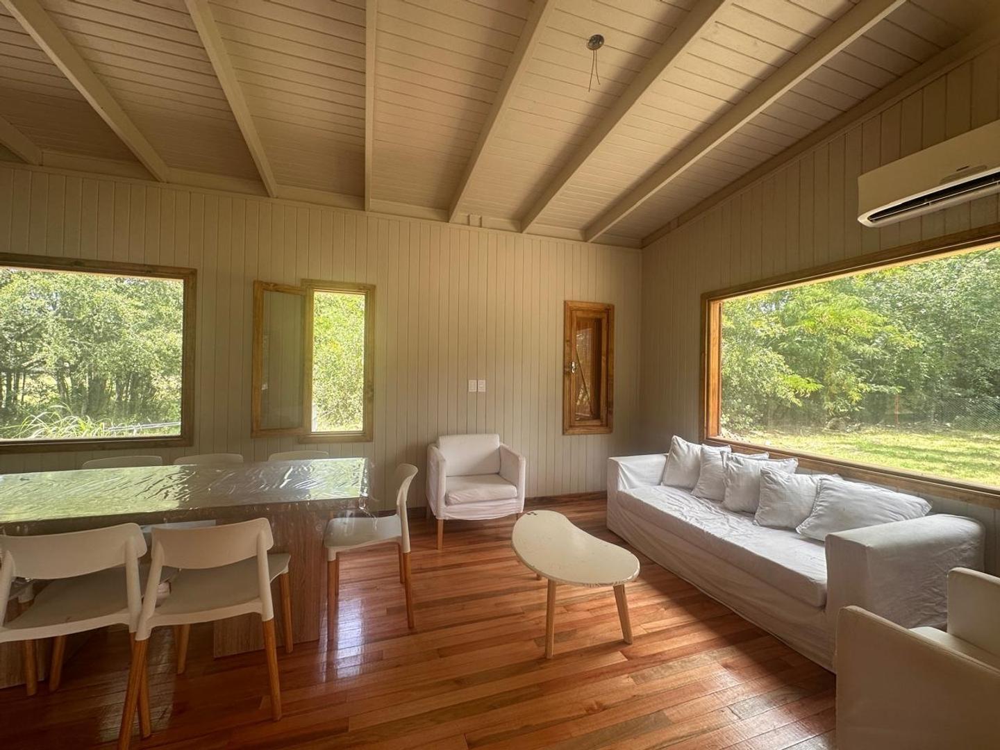 Casa 3 ambientes con 2 baños