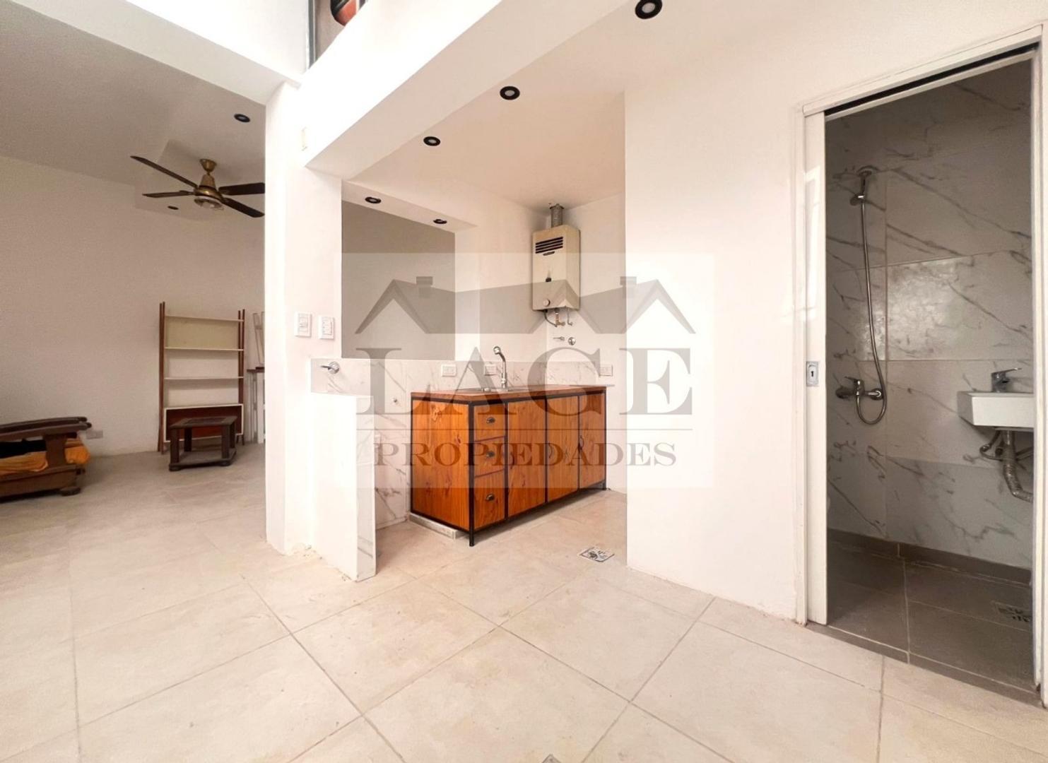 Depto Tipo Casa en Venta de 3 ambientes