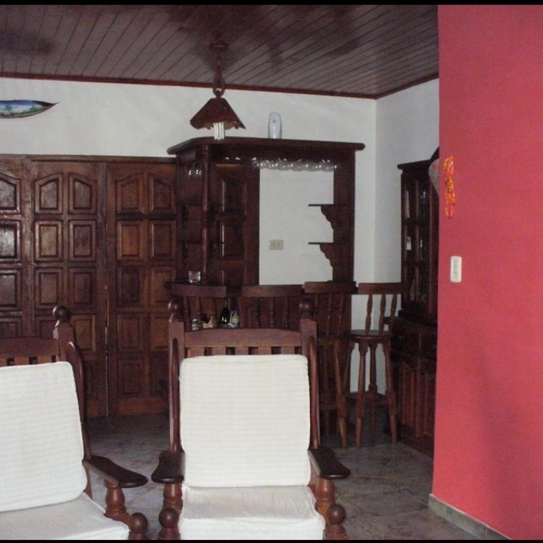 Venta casa 4 ambientes con cochera Vicente Lopez