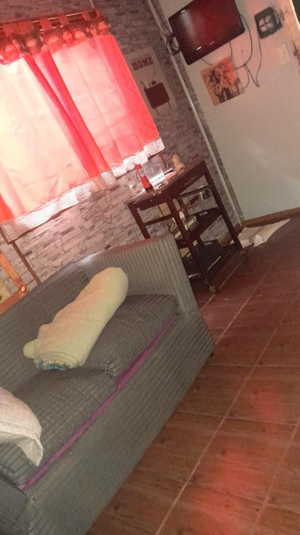 Casa 2 ambientes con 1 baño