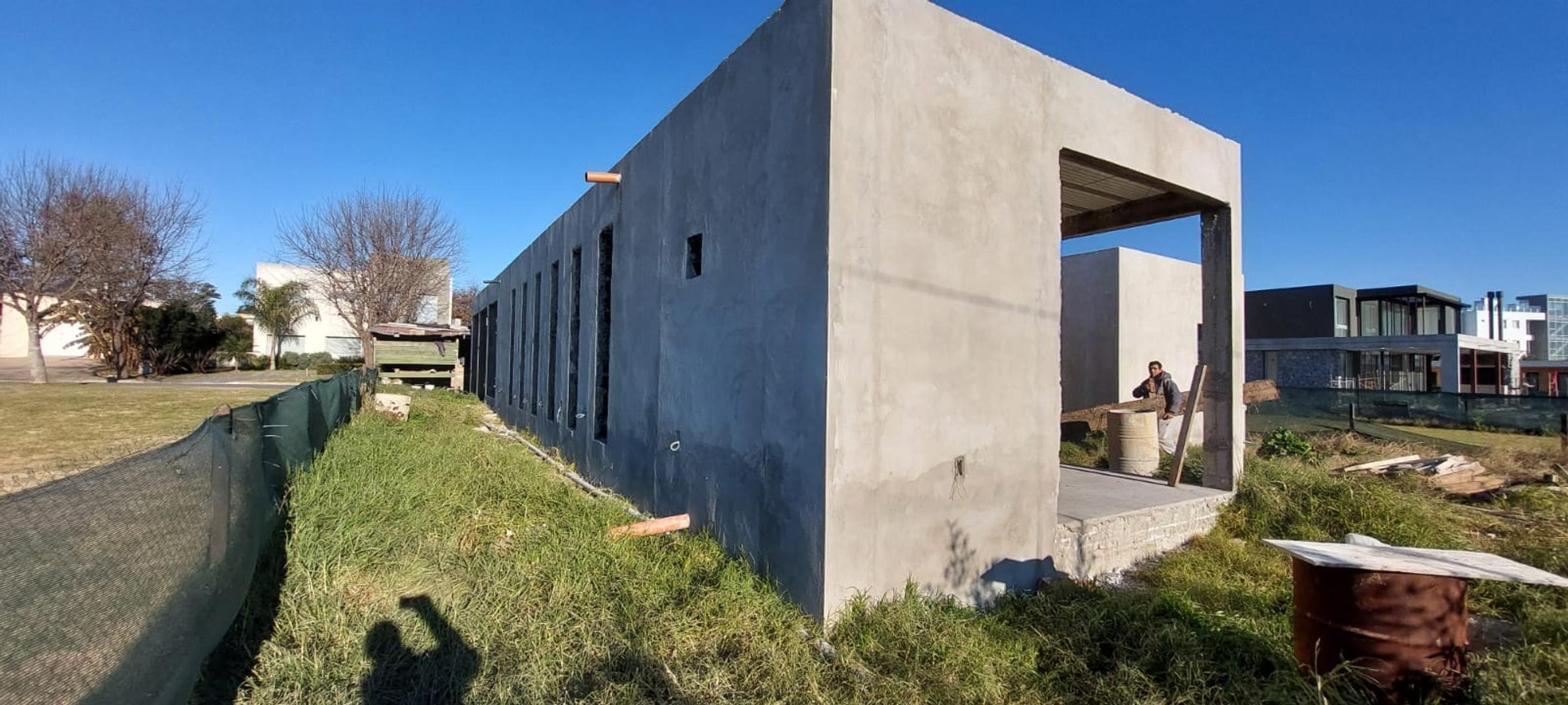 Casa 5 ambientes con 4 baños