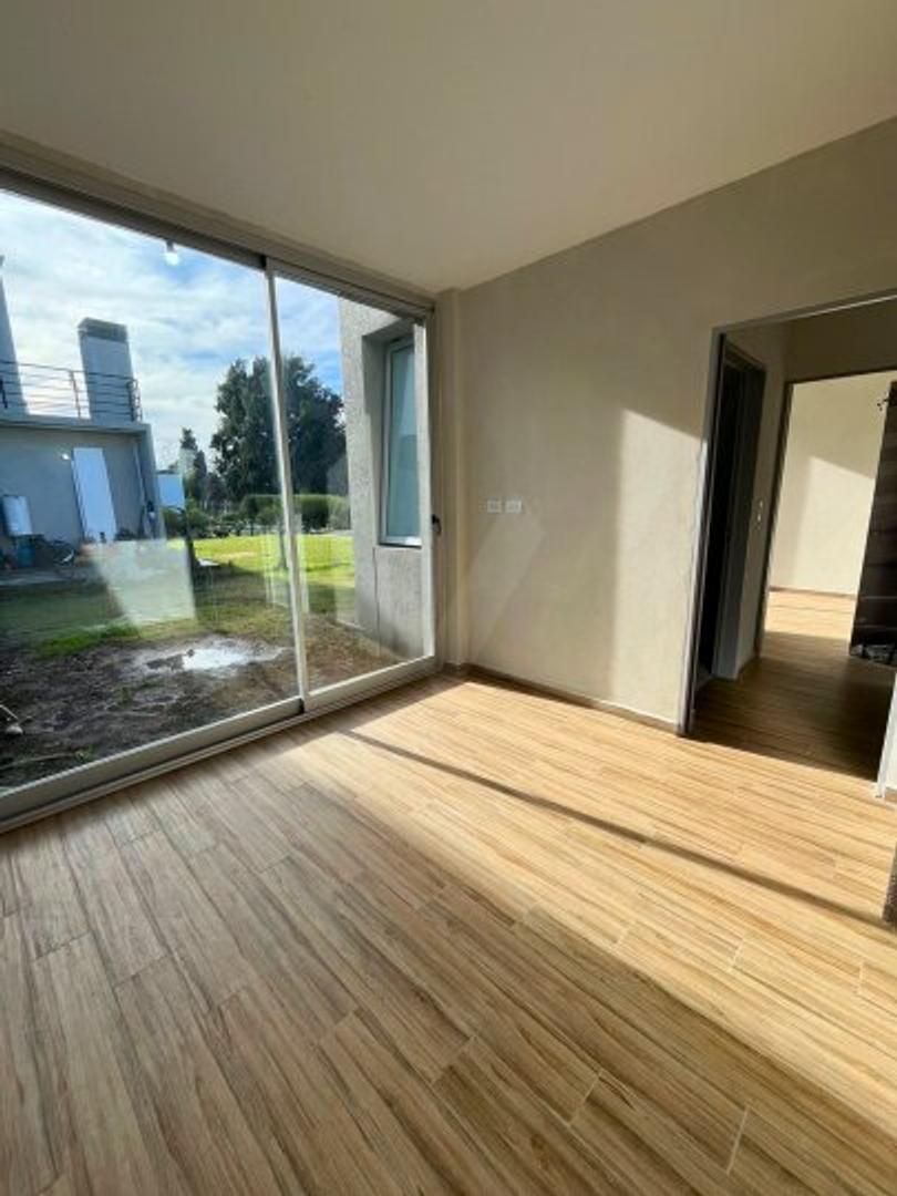 Casa en Venta en Berazategui, USD 245.000