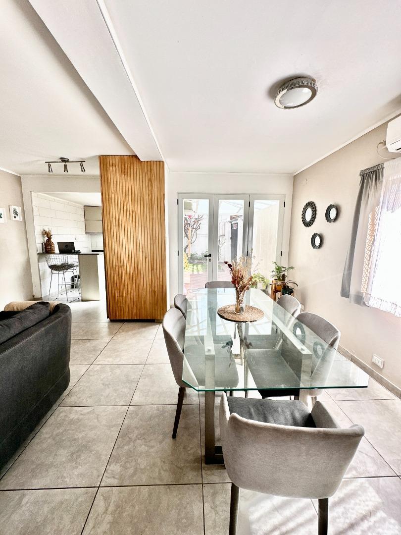 Casa 2 dorm, patio y quincho - Temperley - Gral Paz 815