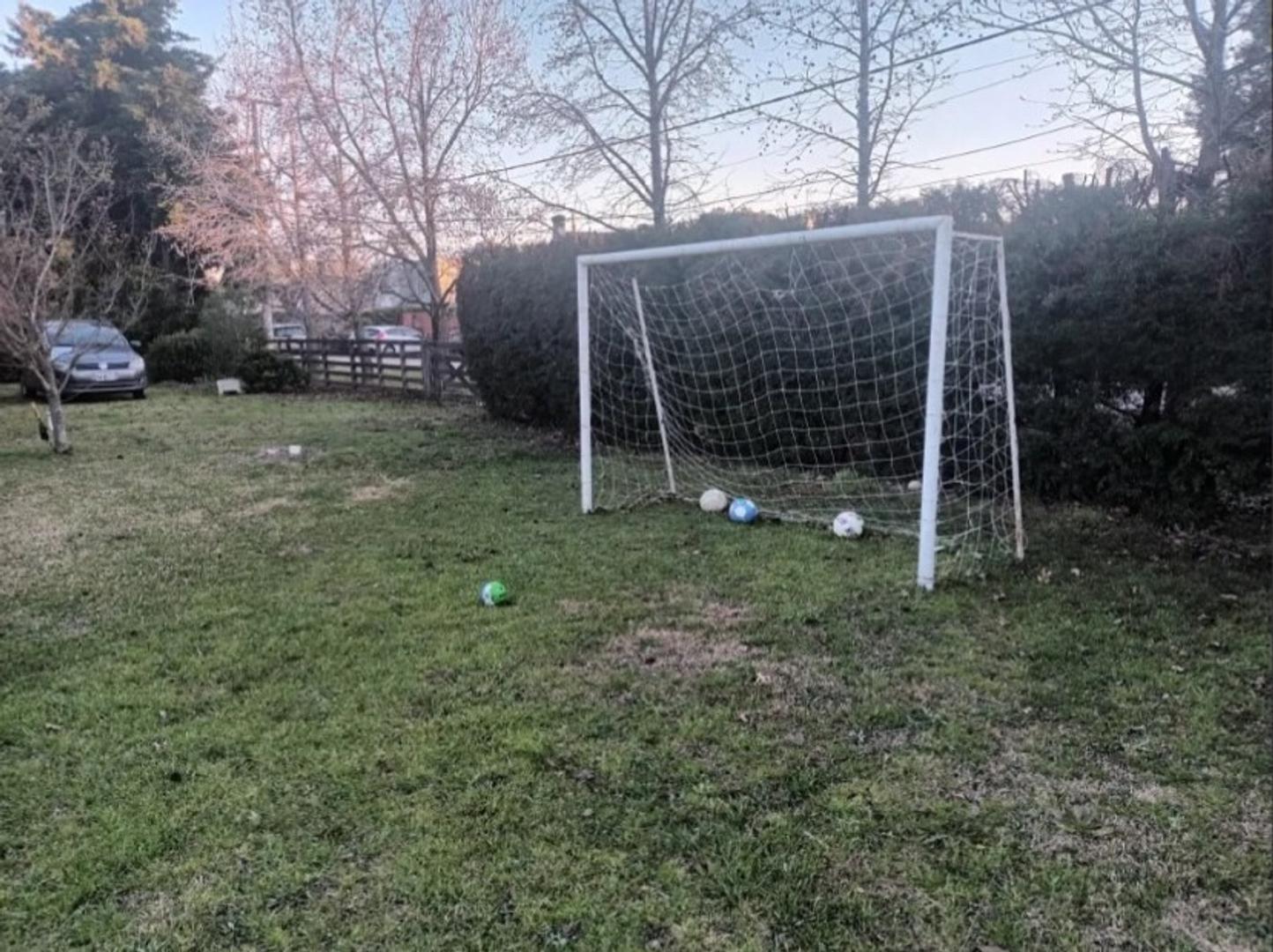 CASA EN VENTA  - BARRIO PARQUE SAKURA