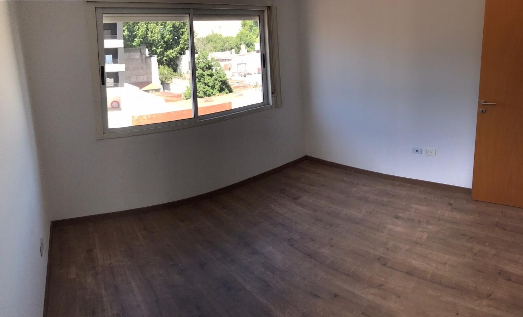 Oficina 2 ambientes con 2 baños