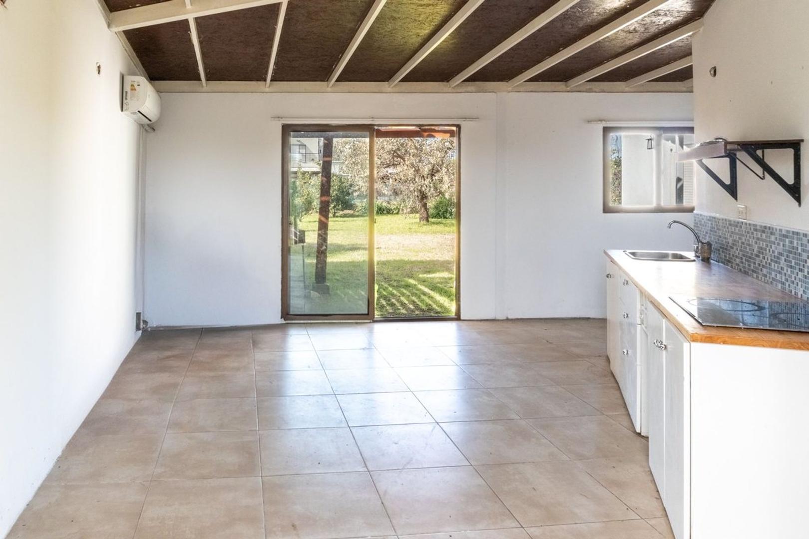 Casa 4 ambientes con 1 baño