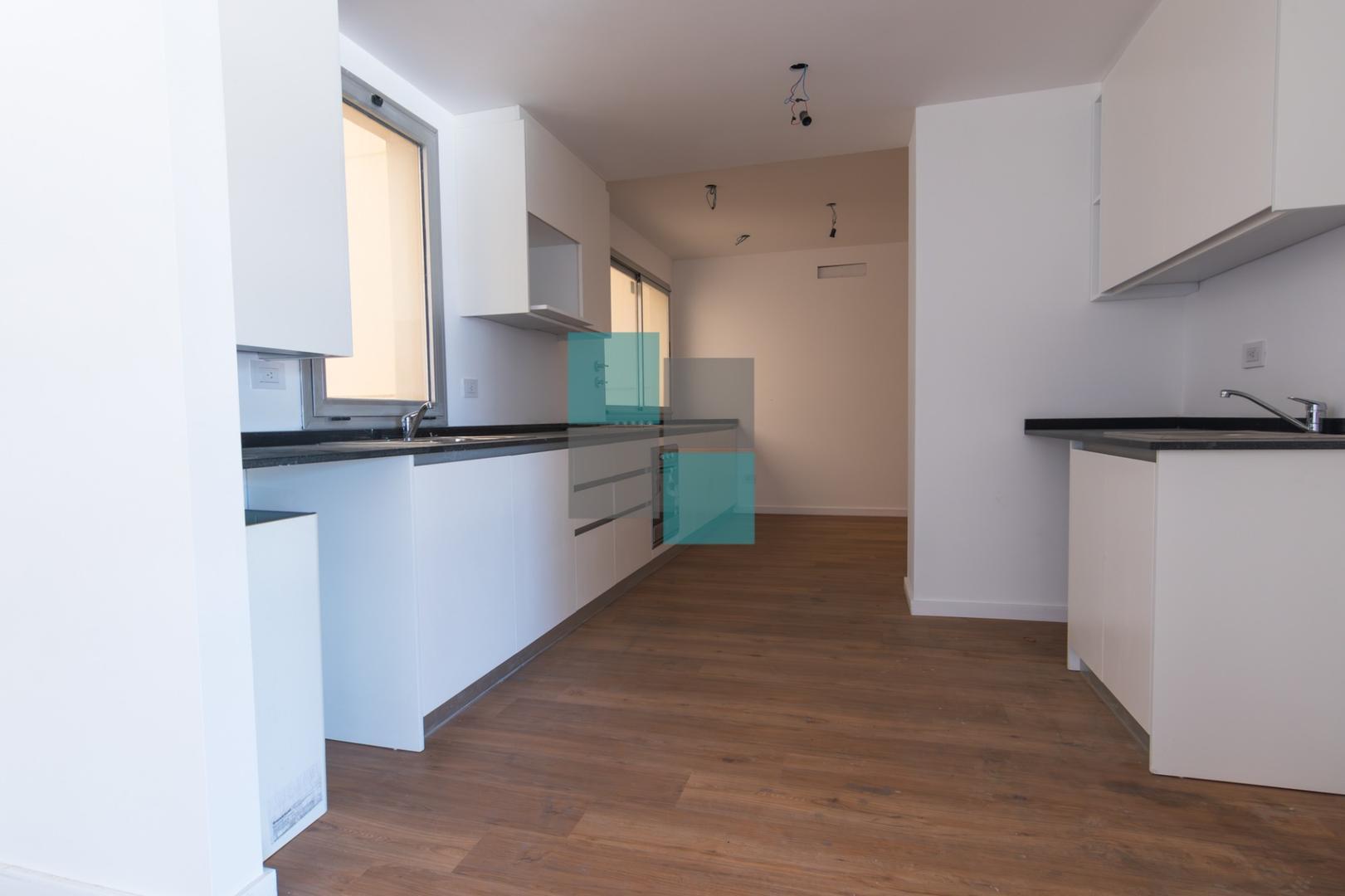 Departamento 5 ambientes con 3 baños