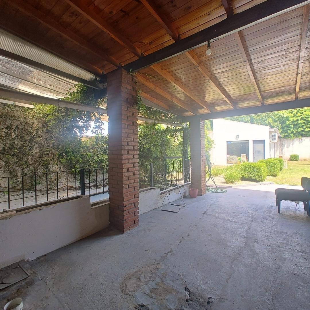 Casa en Alquiler Moreno