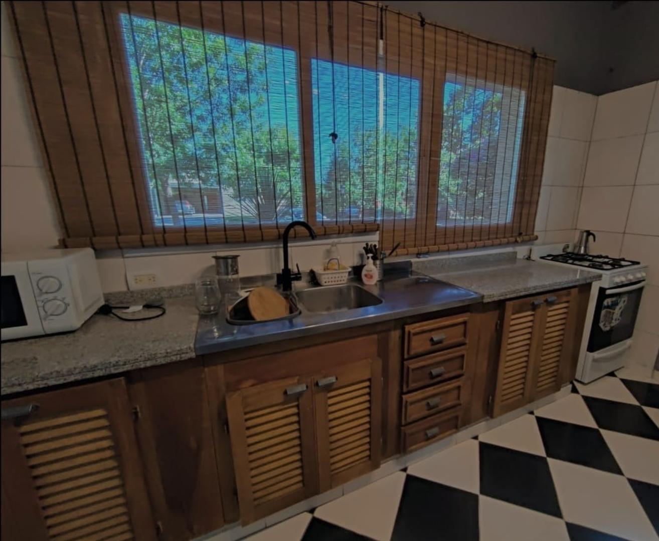 Casa 4 ambientes con 3 baños