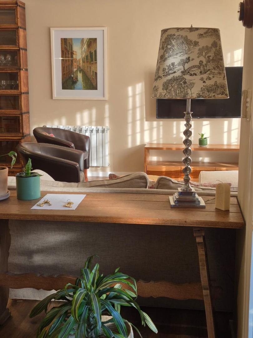 Casa para ocho personas, con quincho.