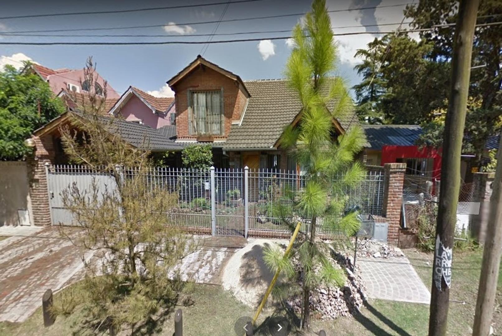 CASA EN VENTA :: 5 AMBIENTES :: UDAONDO