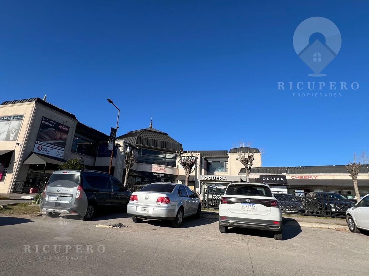 Local - Venta - Argentina, Berazategui - Au Dr. Ricardo Balbín 5300