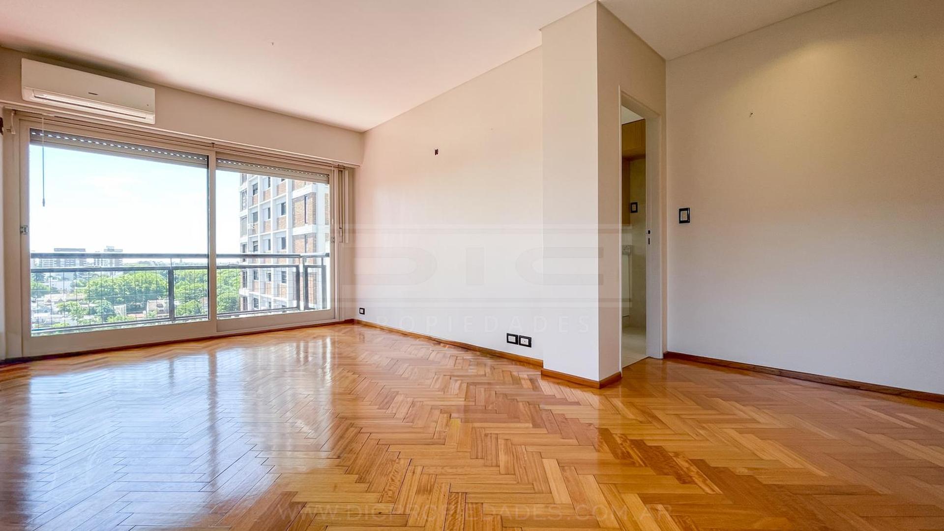 Sarmiento al 200 entre Arenales y Vias