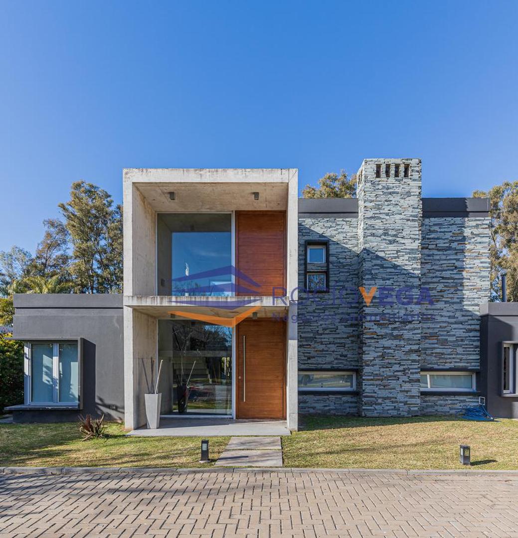 Casa en venta en Barrio  Santa Ana Moreno