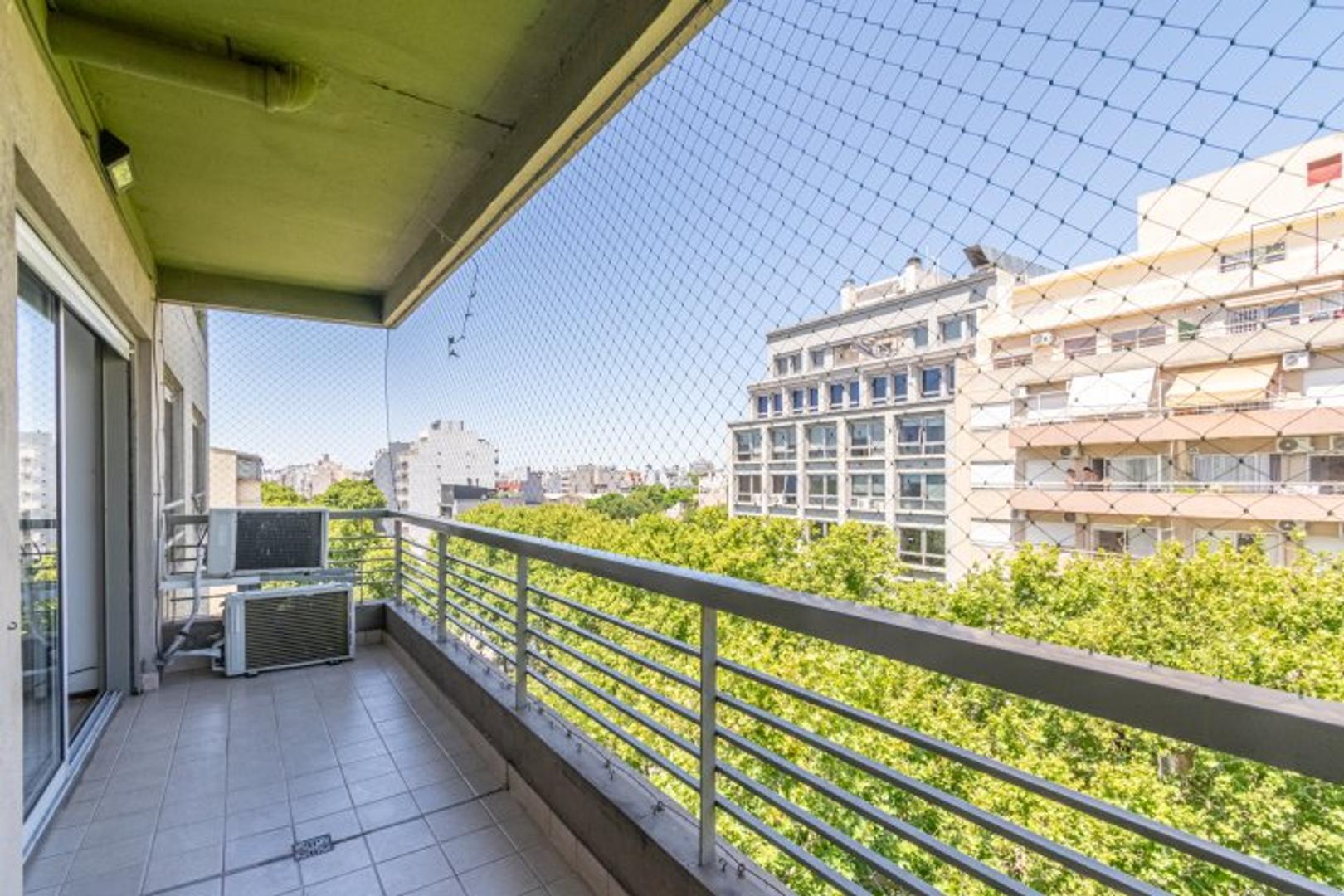 VENTA - DEPARTAMENTO 3 AMBIENTES - BALCÓN CORRIDO - COCHERA - VILLA ORTUZAR