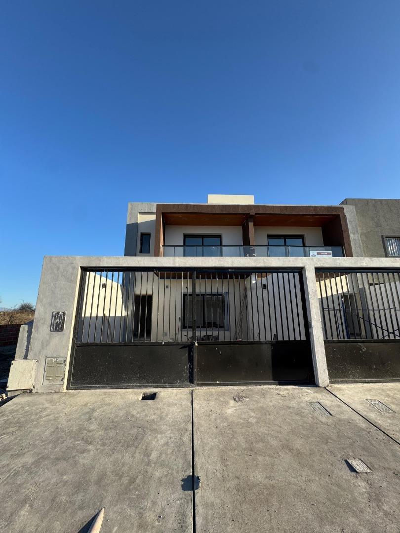 Via Aurelia A Media Cuadra De Plaza Principal