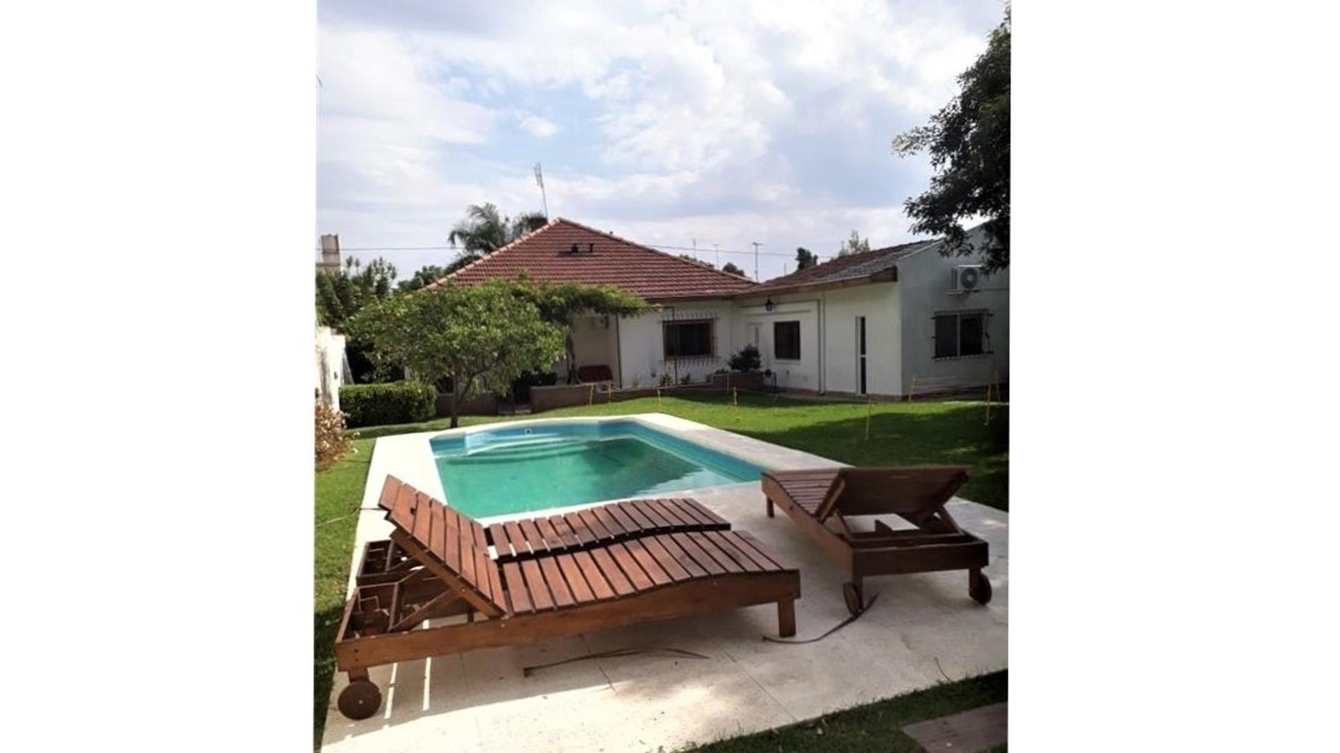 CHILAVERT: EXCELENTE CHALET 4 AMB SOBRE 2 LOTES DE 7,50 x 50