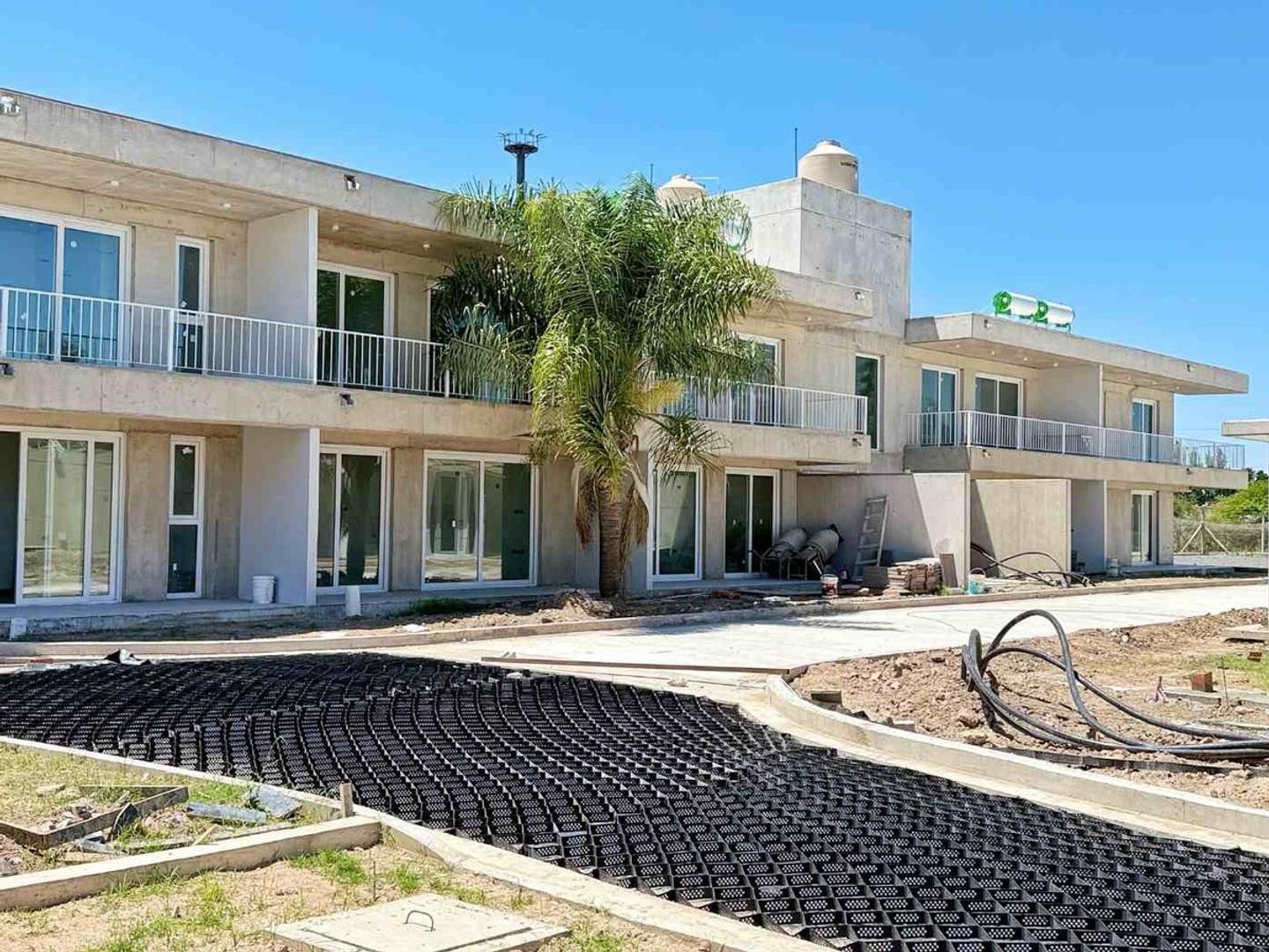 CASA EN VENTA GONNET A ESTRENAR 1 DORMITORIO