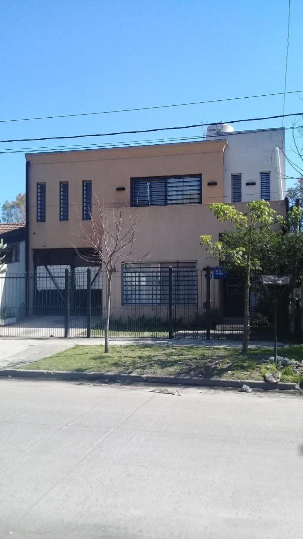 CASA / SUPER LUMINOSA / OPORTUNIDAD