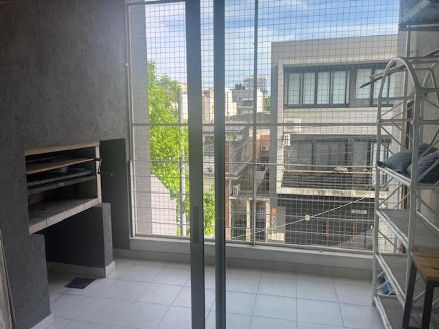 Besares 3030, Saavedra