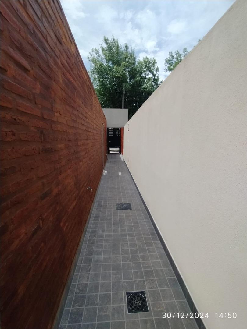 Depto Tipo Casa 3 ambientes con 2 baños