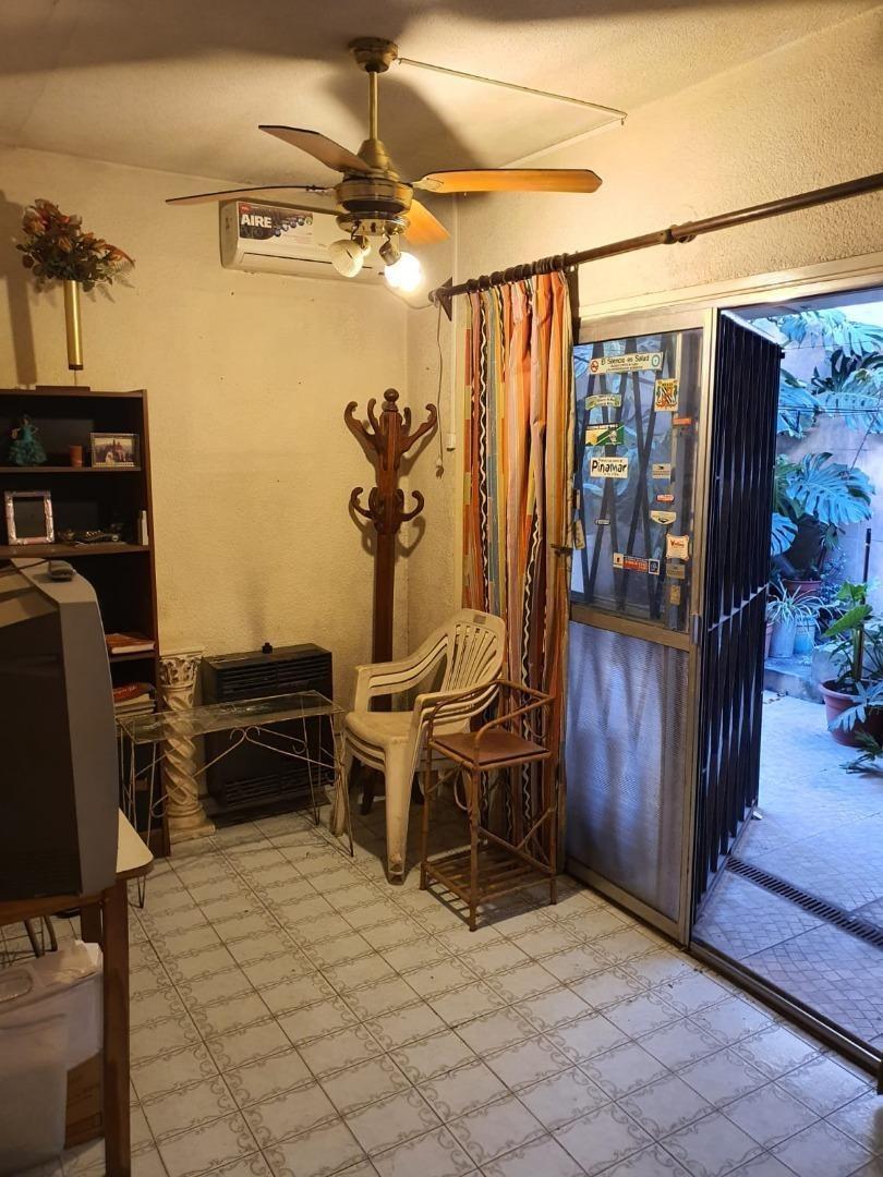 Casa tipo chalet con doble entrada  General Pacheco y Borges