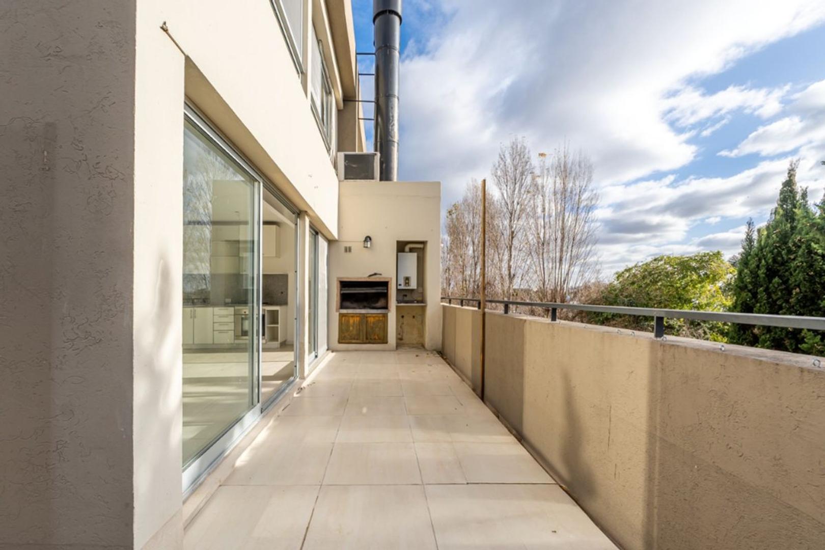 Departamento 4 ambientes con 3 baños