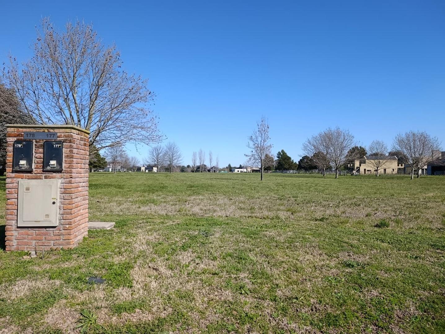 Lote en venta Mirabosques.