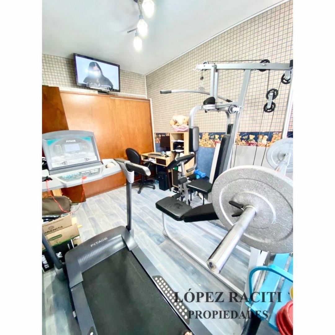 Casa 5 ambientes con 2 baños