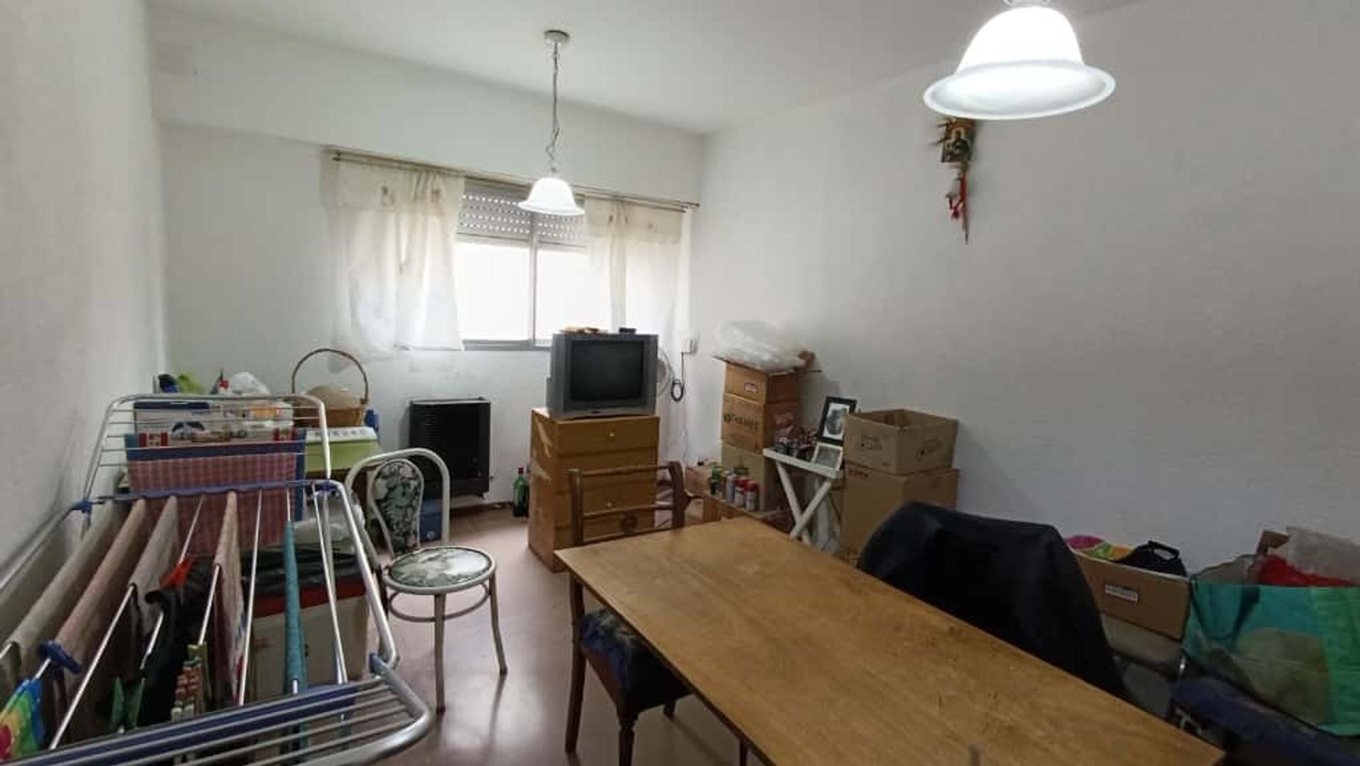 ERNE VENDE DEPARTAMENTO TRES AMBIENTES. CHAUVIN.