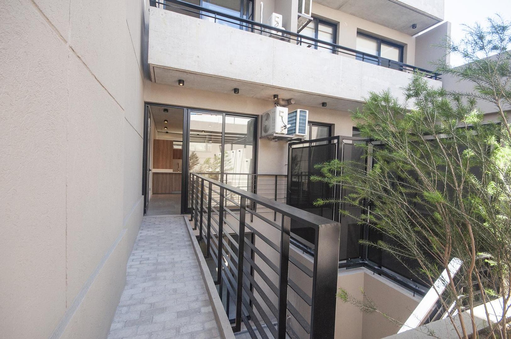 Venta Departamento Duplex 3 ambientes con Jardin , parrilla y patio en Villa Urquiza