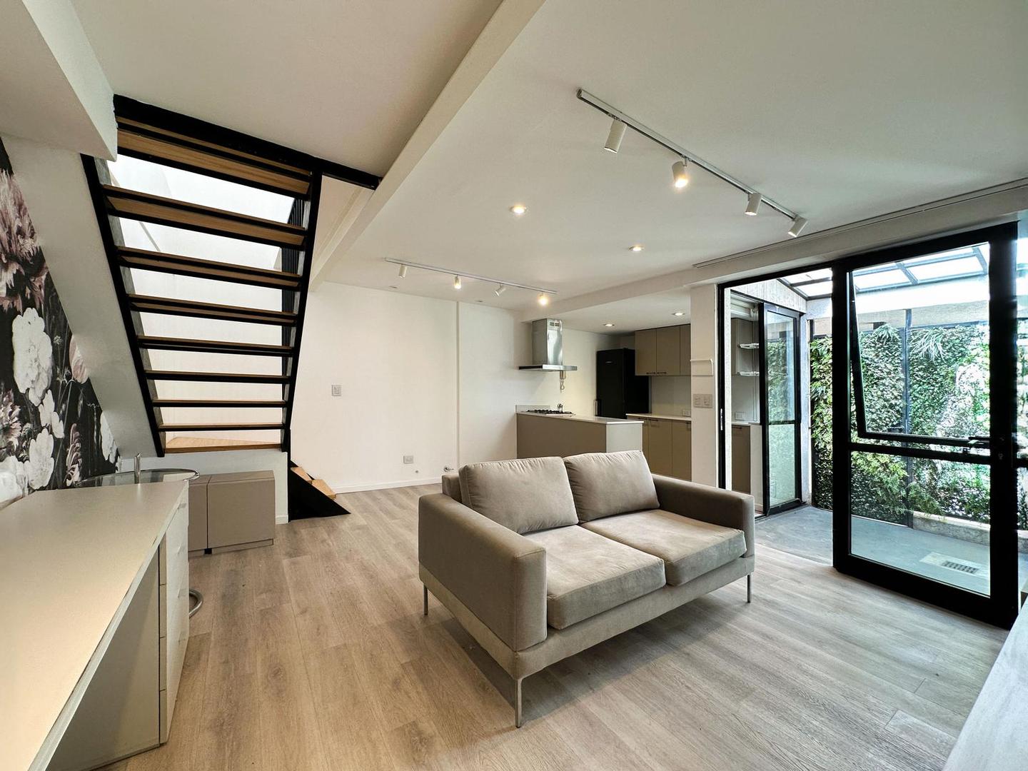 Casa de pasillo de 2 dormitorios con terraza