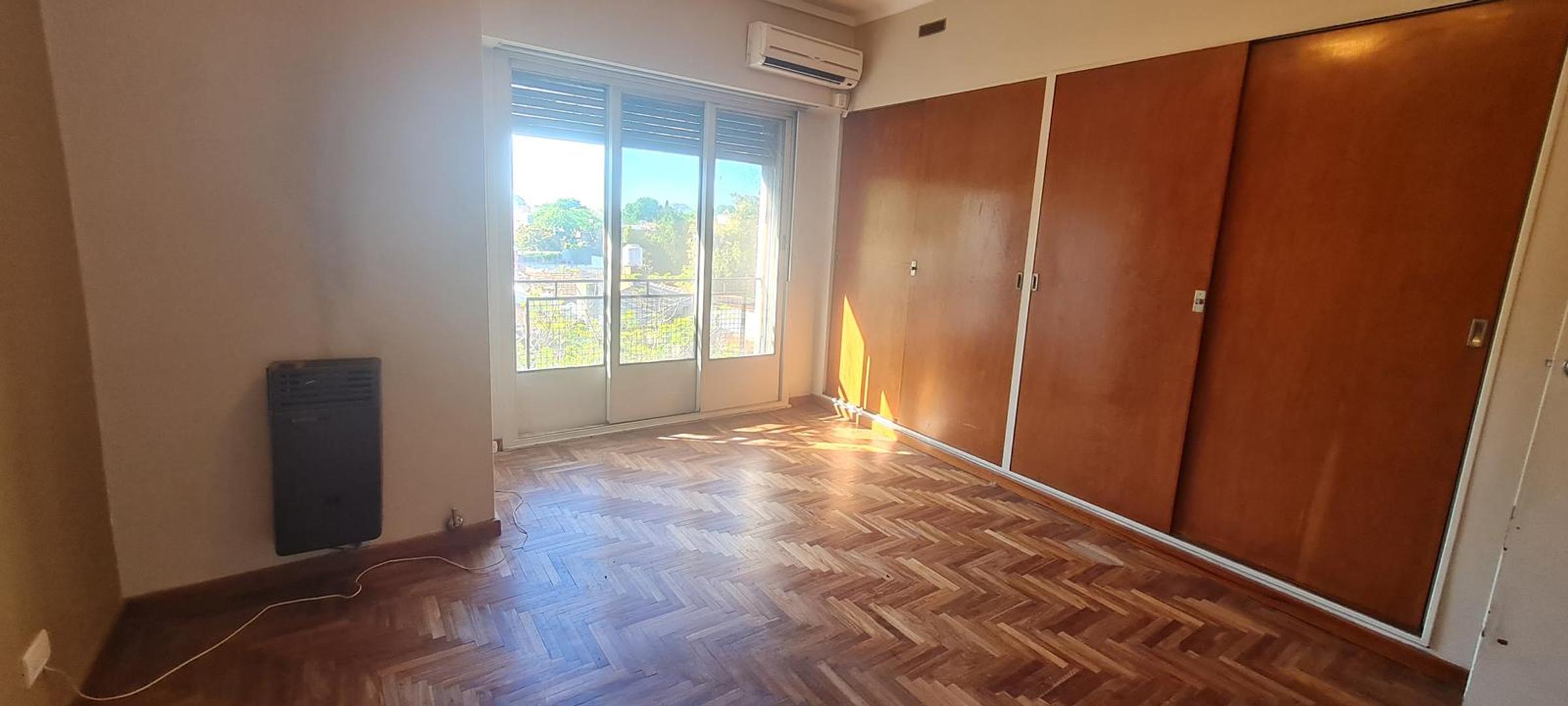 Departamento 4 ambientes con 2 baños