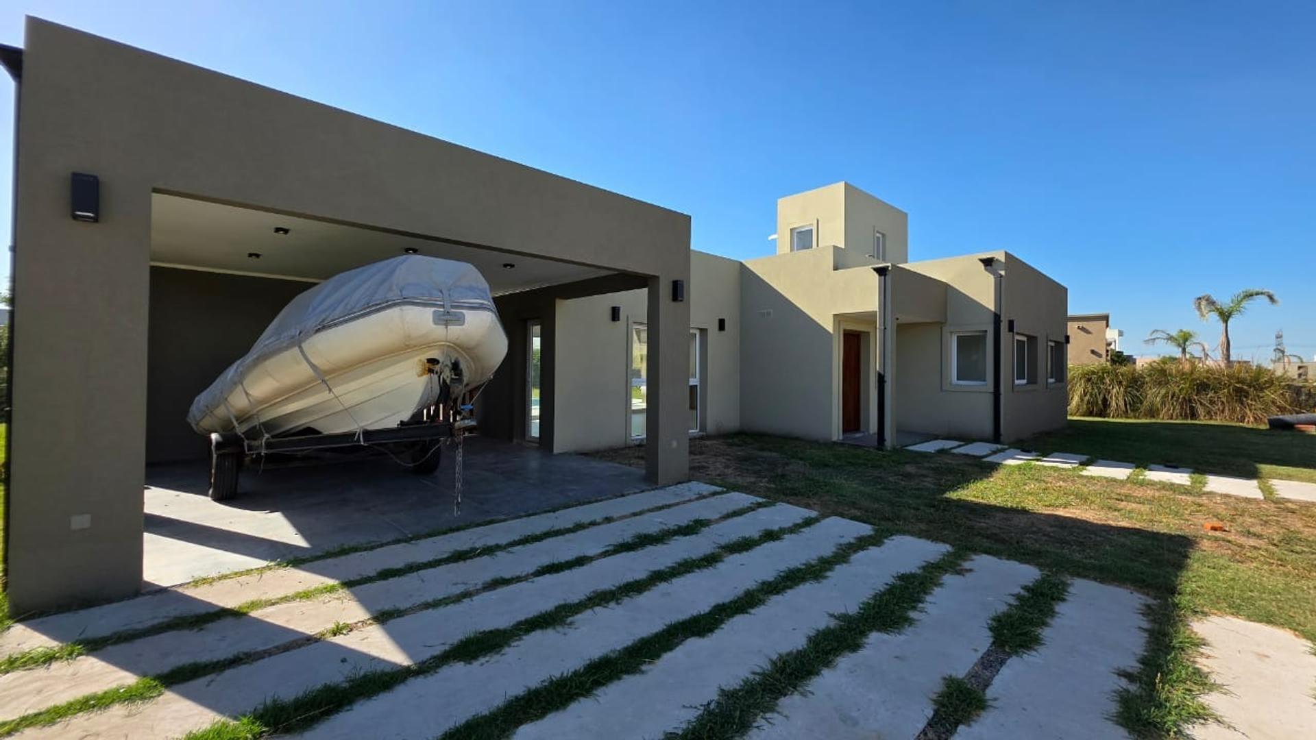 Casa en Alquiler en La Alameda, USD 1.800