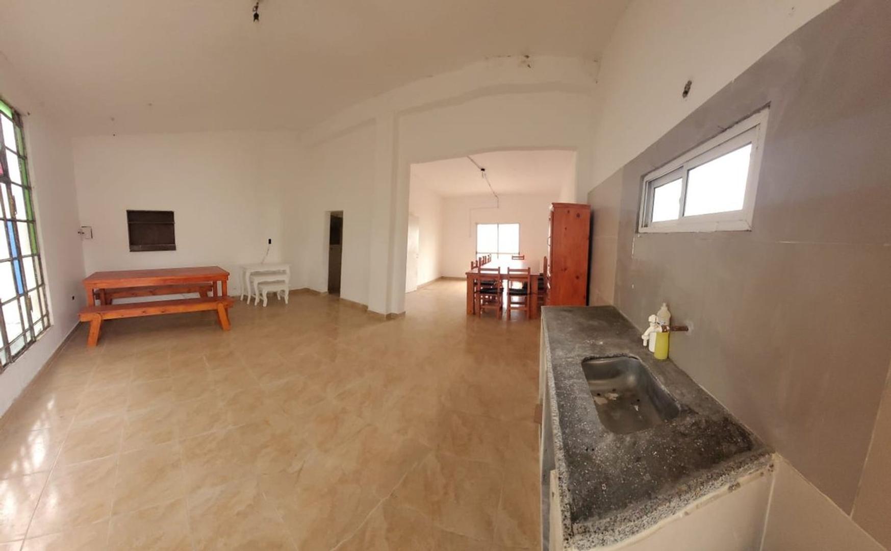 OPORTUNIDAD VENTA CASA MAS DOS DPTOS.AMPLIO LOTE
