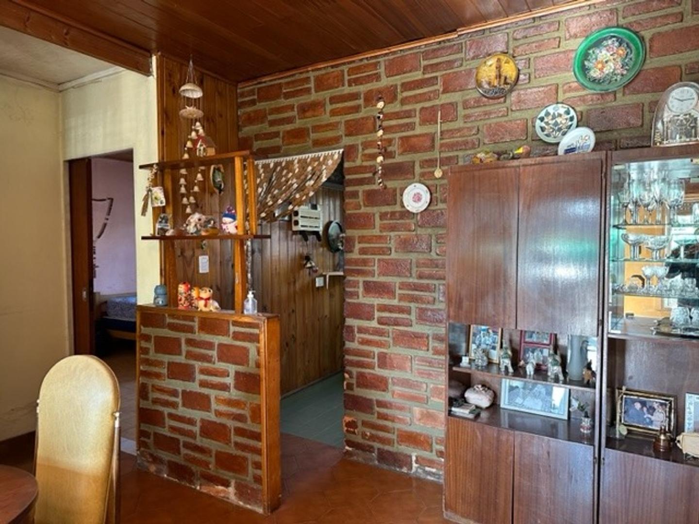 Casa 3 ambientes con 2 baños