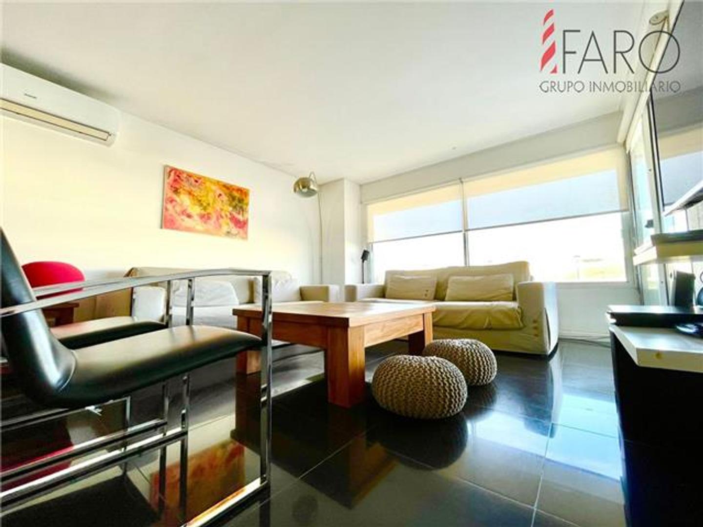 Apartamento en La Barra 3 dormitorios con terraza al mar.