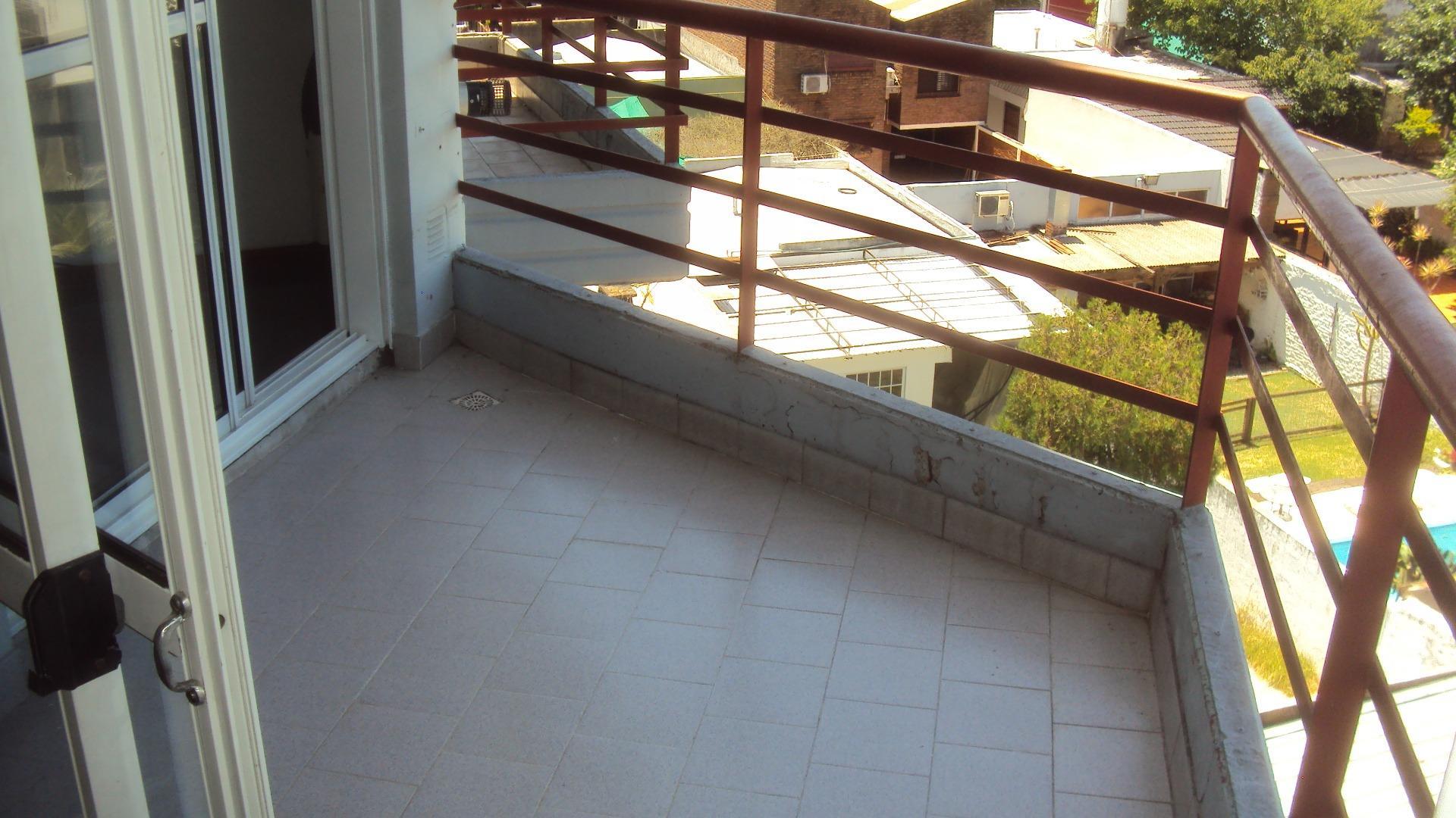 Amplio mono ambiente en muy buen estado