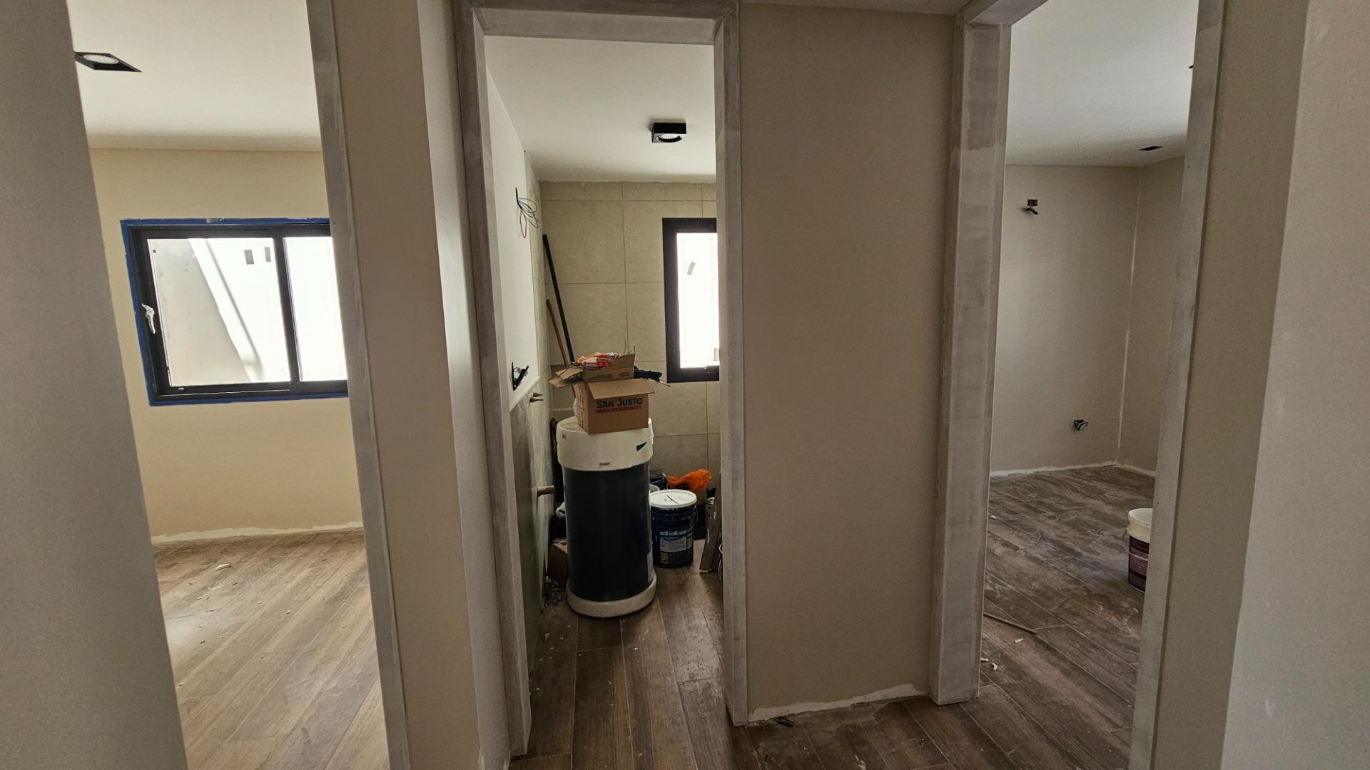 Casa 4 ambientes con 2 baños