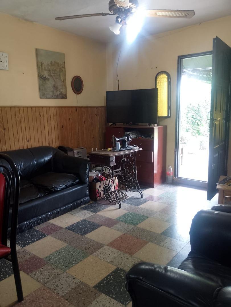 Casa 3 amb, amplio parque.Lote 10x30mts. CENTRO V.TESEI