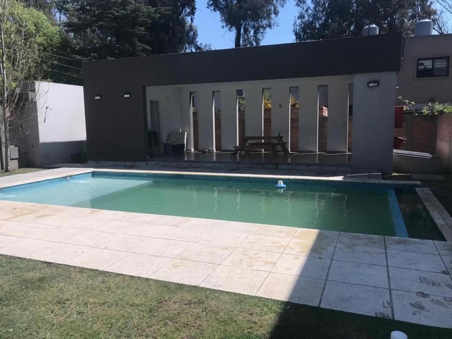 Casa 3 ambientes con 2 baños