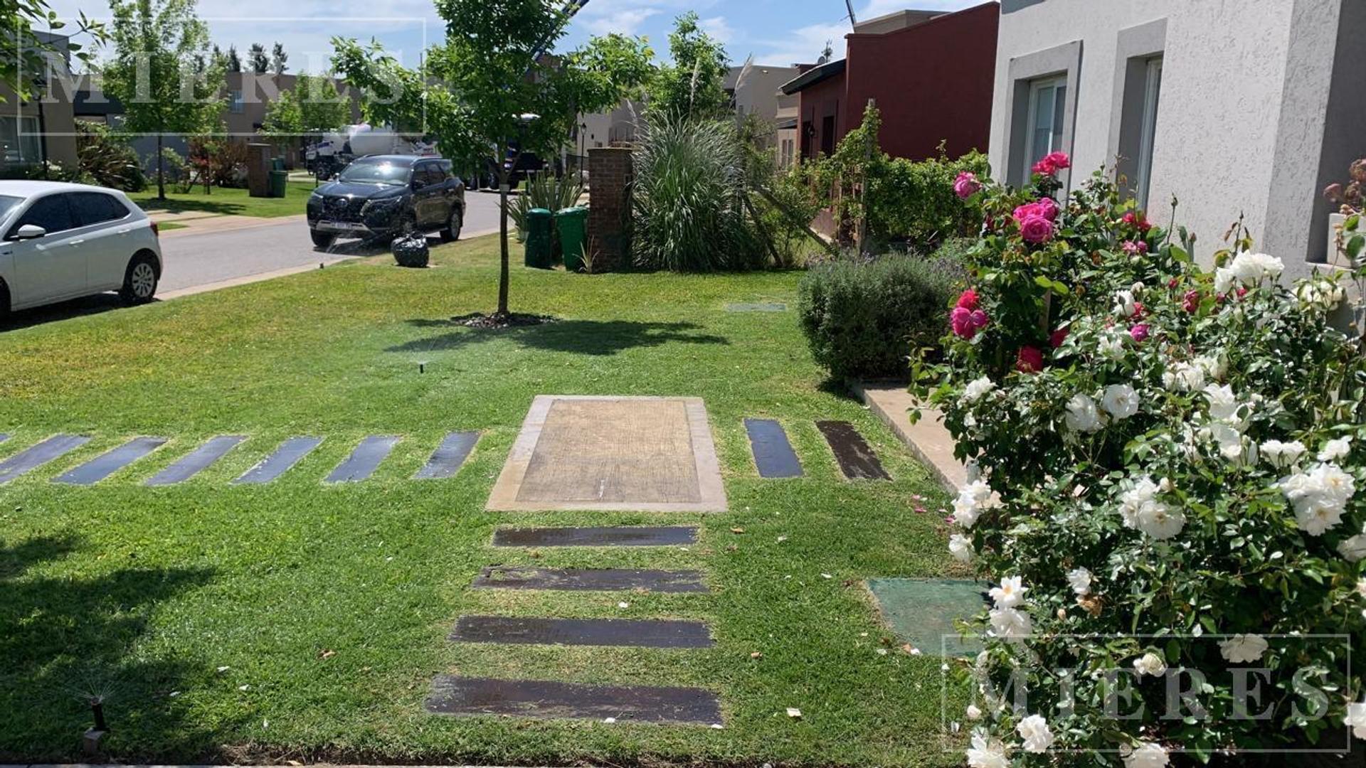 Casa en venta, Lote Perimetral, San Gabriel, Villanueva