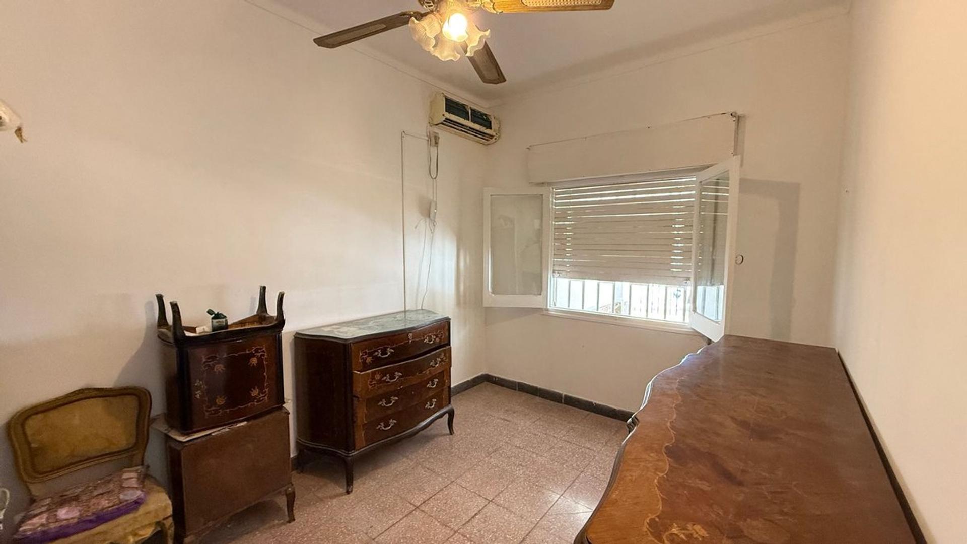 Casa 5 ambientes con 1 baño