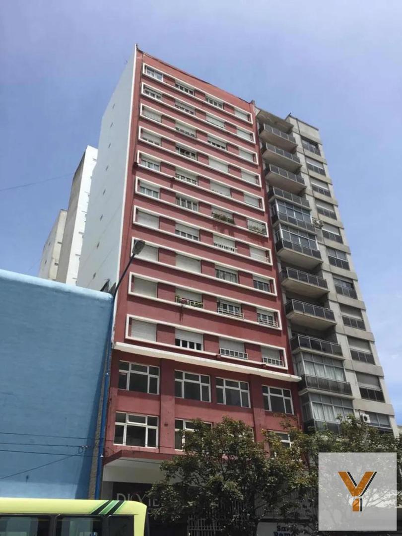 Avenida Pedro Luro y Salta